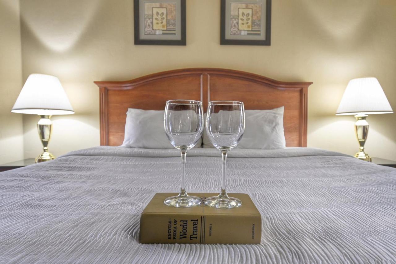 โฟร์ซีซั่น ไอส์แลนด์ รีสอร์ต เทรดมาร์ค คอลเลคชั่น บาย วินด์แฮม Hotel Pembine ภายนอก รูปภาพ