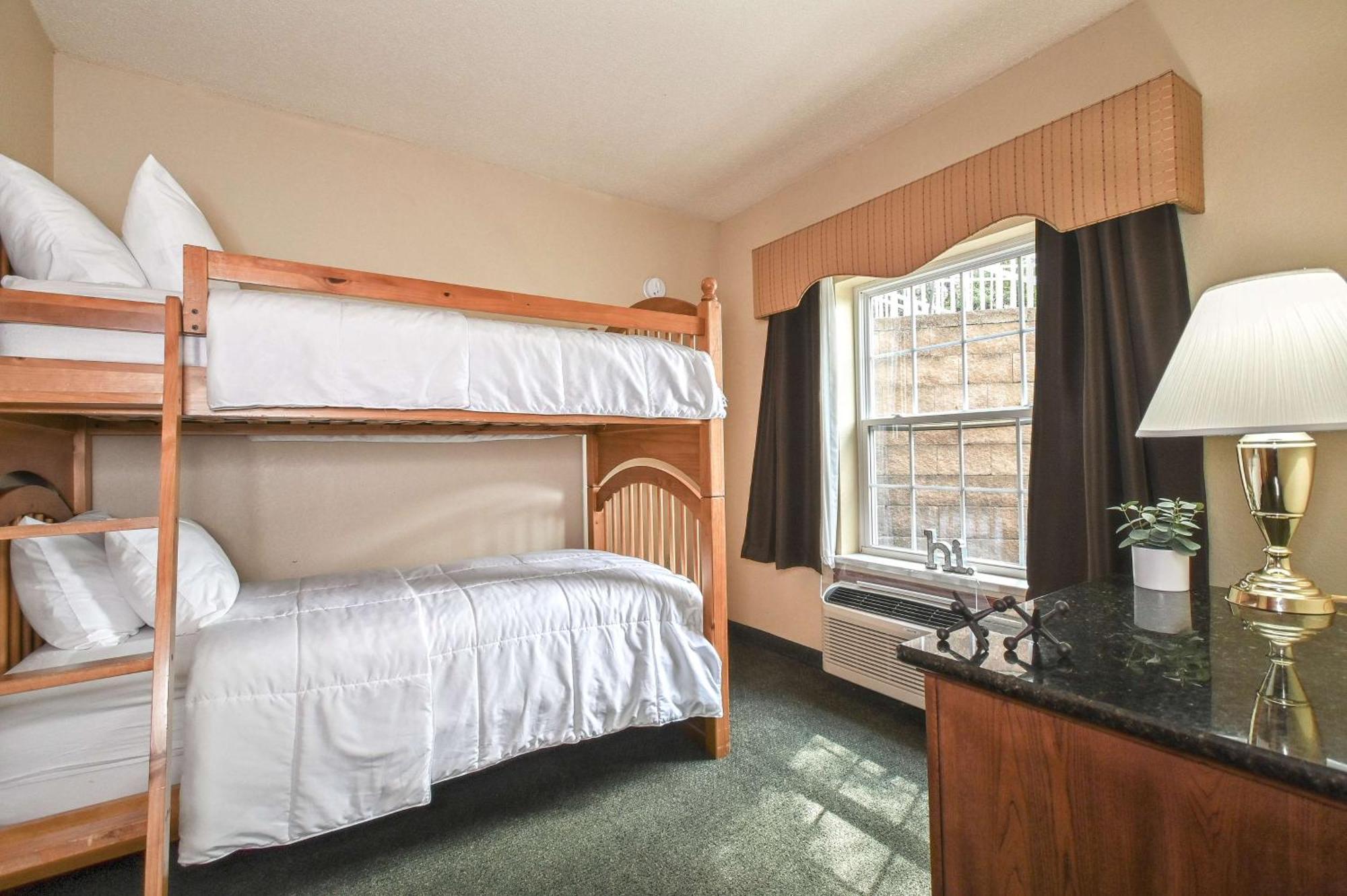 โฟร์ซีซั่น ไอส์แลนด์ รีสอร์ต เทรดมาร์ค คอลเลคชั่น บาย วินด์แฮม Hotel Pembine ภายนอก รูปภาพ